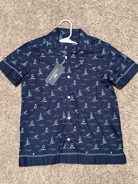 Vineyard vines navy blue nautical themed button-down short sleeved shirt medium